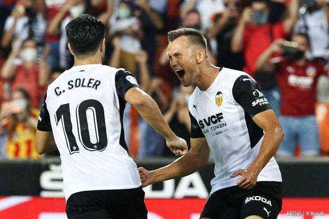 亚特兰大发布备战花絮，今晚状态回暖，国王杯任务艰巨，团队化学反应显著