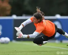 德甲清晨走向成谜，国际米兰防线松动，质疑声仍在，心理建设被强调